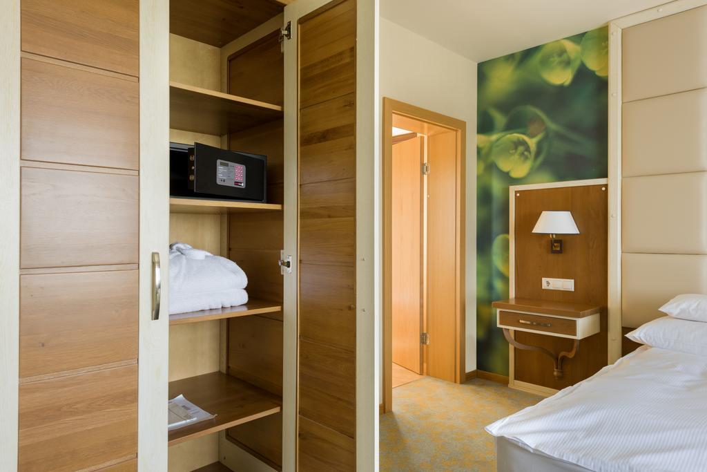 Hotel Sonnenhof Suceava Dış mekan fotoğraf