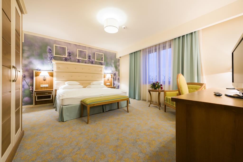 Hotel Sonnenhof Suceava Dış mekan fotoğraf