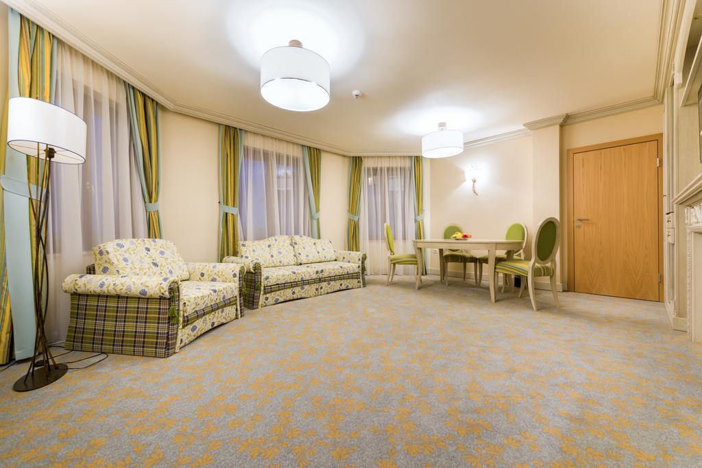 Hotel Sonnenhof Suceava Dış mekan fotoğraf