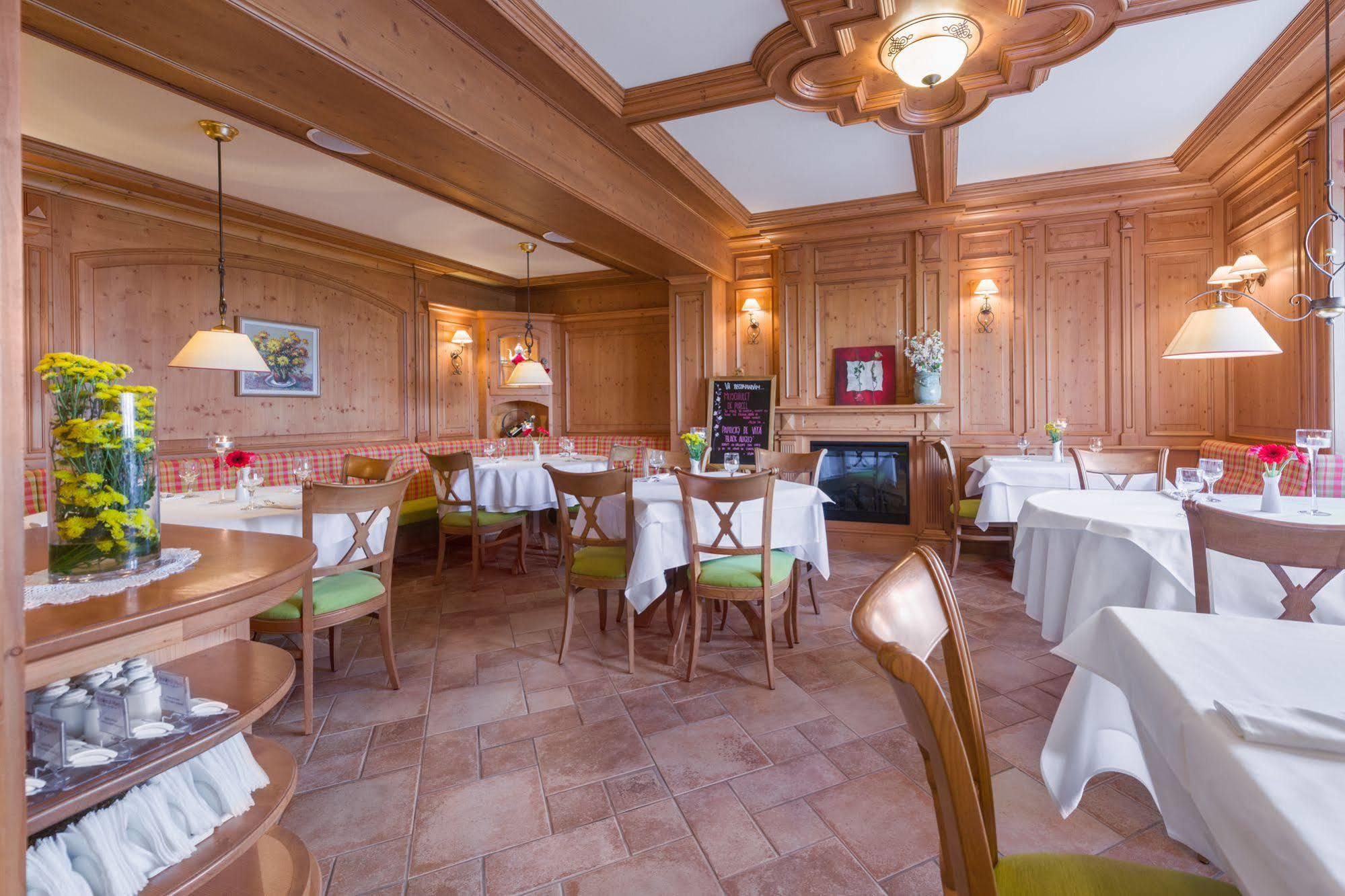 Hotel Sonnenhof Suceava Dış mekan fotoğraf