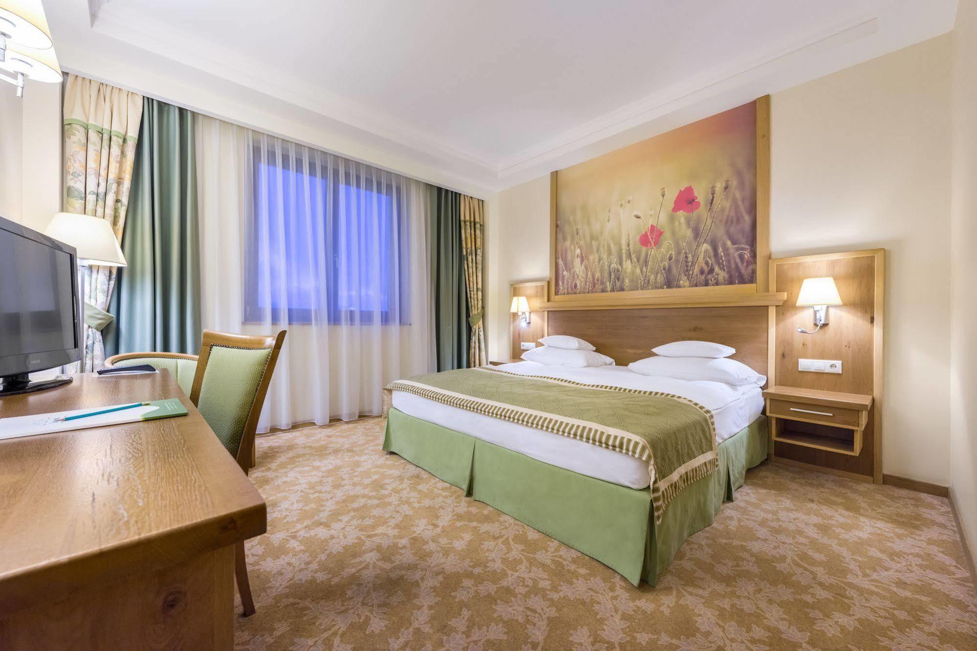 Hotel Sonnenhof Suceava Dış mekan fotoğraf