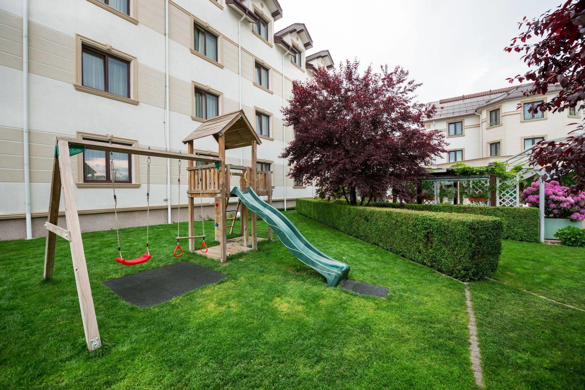 Hotel Sonnenhof Suceava Dış mekan fotoğraf