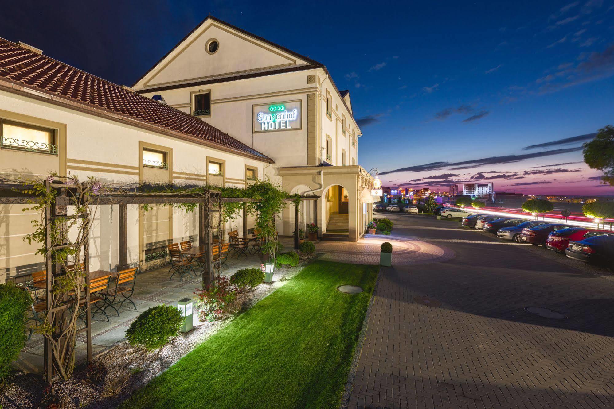 Hotel Sonnenhof Suceava Dış mekan fotoğraf