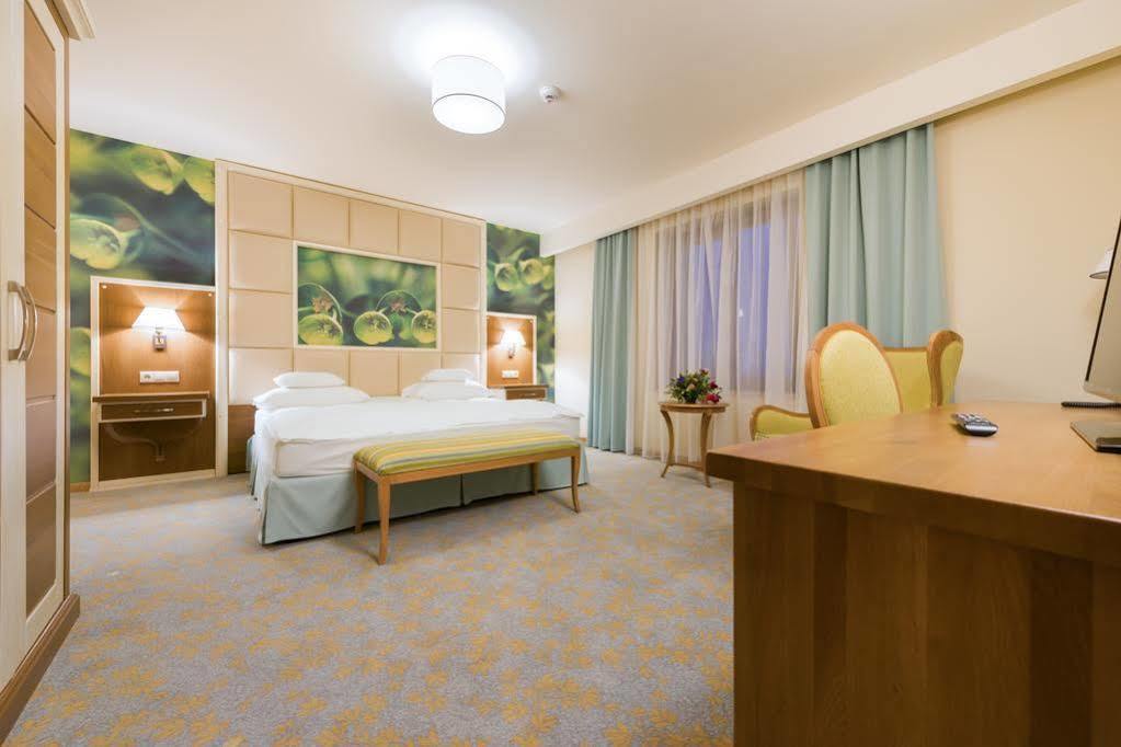 Hotel Sonnenhof Suceava Dış mekan fotoğraf